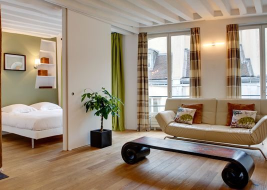 3 Charts Showing Growth of Short-Term Rentals vs. Hotel Online Bookings